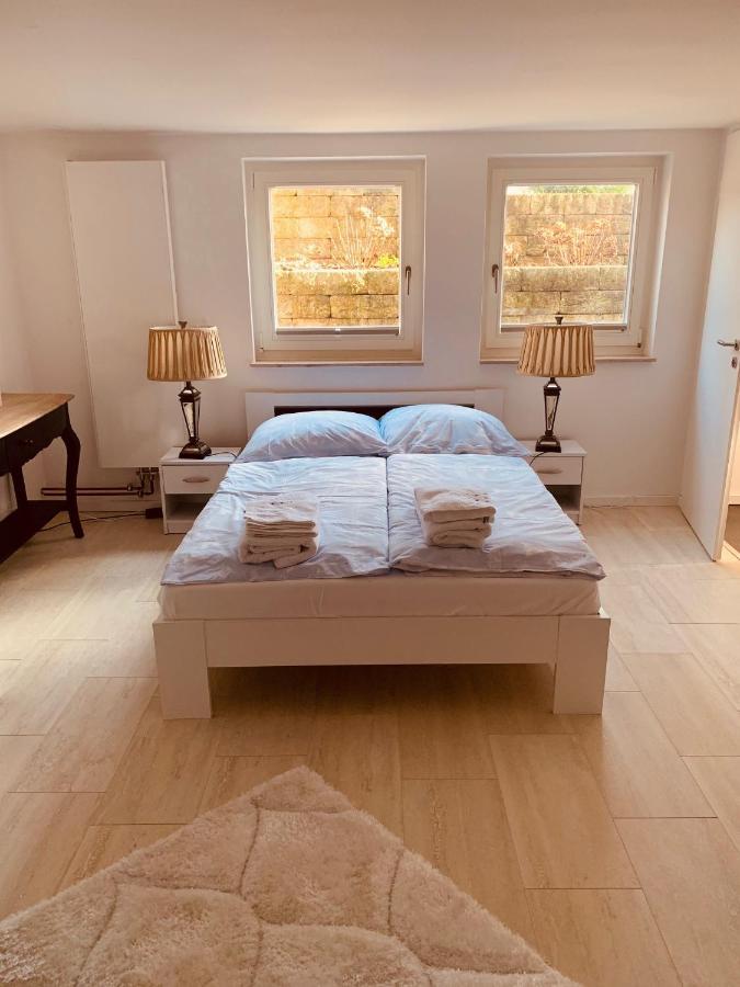 Souterrain Zimmer mit separatem Eingang und Bad Düsseldorf Exterior foto